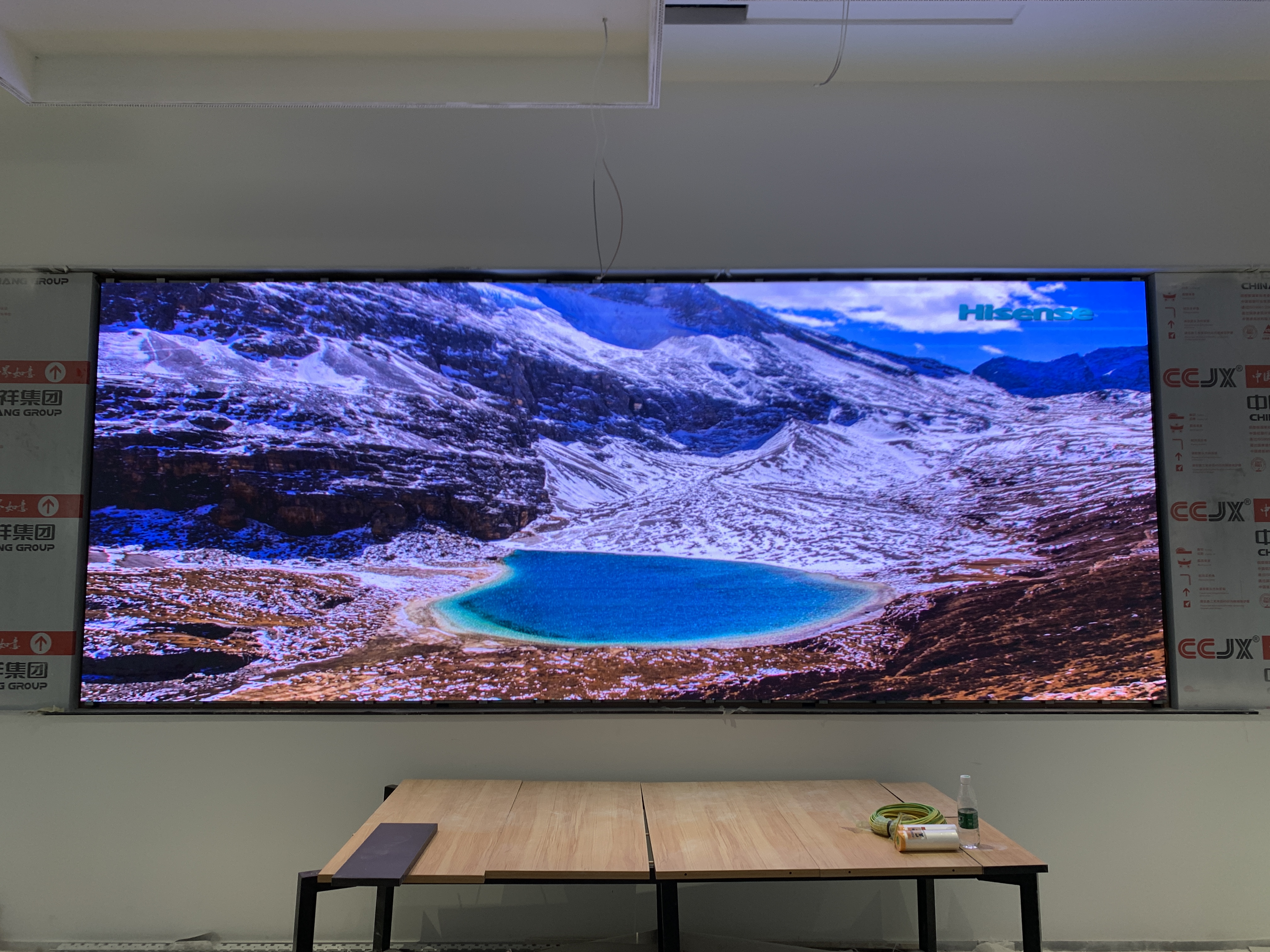 日常維護中，如何快速定位和修復(fù)顯示屏的局部壞點、花屏問題？